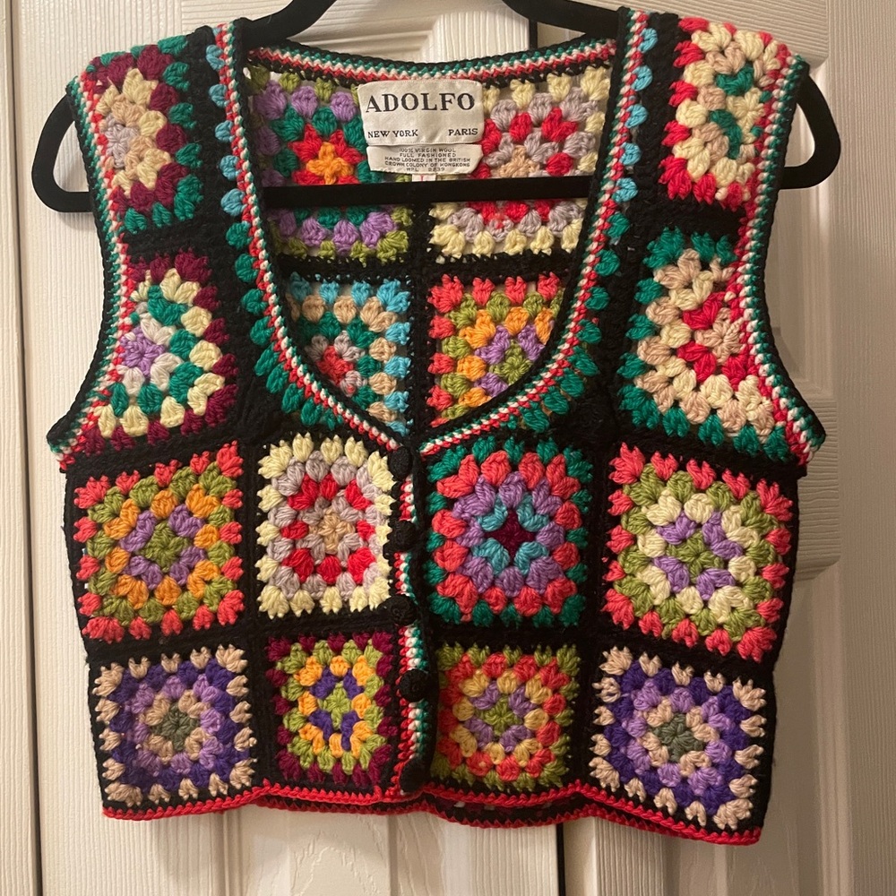 VINTAGE 1970’s Granny Square cropped vest or top .